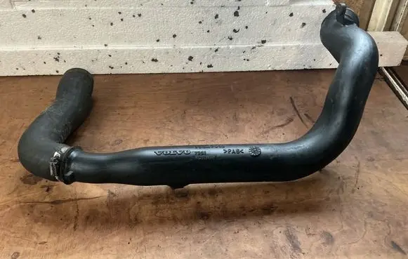 Intercooler hose/pipe