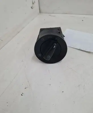 Volkswagen Golf IV Light switch 1C0941531