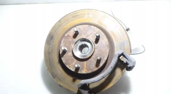 Front wheel hub spindle knuckle