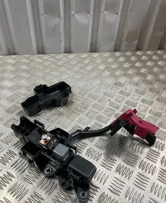 Toyota RAV 4 (XA50) Positive cable (battery) 