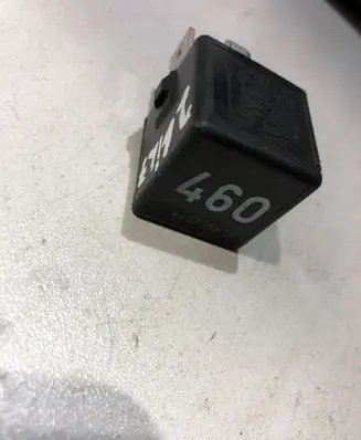 Volkswagen PASSAT B6 Other relay 1K0951253A
