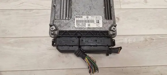 Toyota Yaris Engine control unit/module 0281012322 1039S15580 896610D450