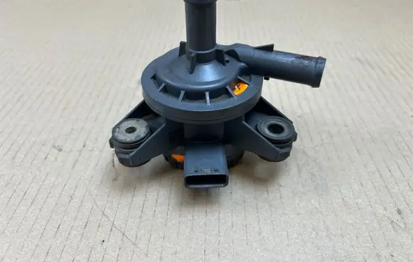 Toyota Prius (XW30) Electric auxiliary coolant/water pump G904052010