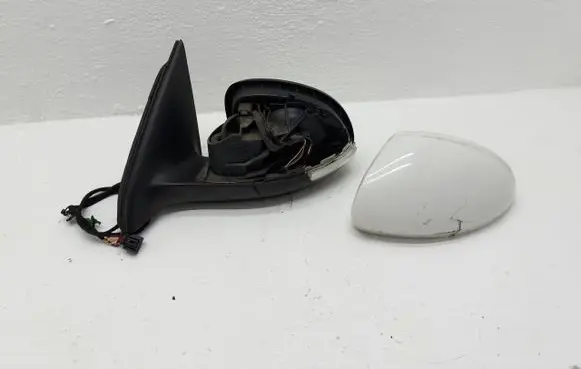 Volkswagen Tiguan Front door electric wing mirror