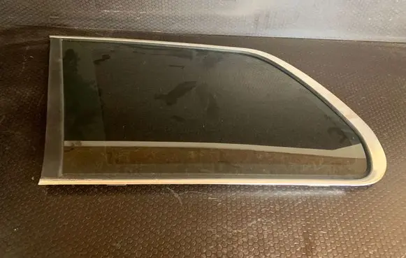 Volvo XC90 Rear side window 43R001582