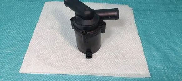 Volkswagen PASSAT B8 Webasto circulation pump for autonomous heater 9031193B 523094040