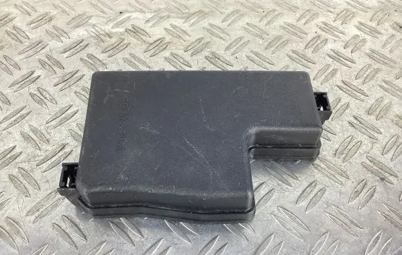 Lexus NX Fuse box cover 8266278130