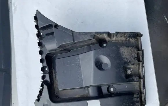 BMW 6 F06 Gran coupe Bumper support mounting bracket corner 8050386 15857711