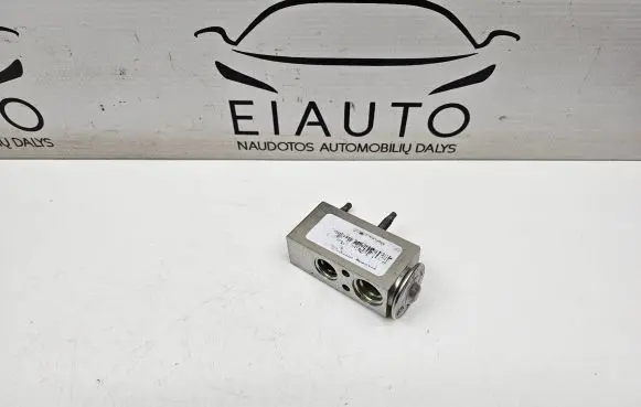 Mercedes-Benz GL X166 Air conditioning (A/C) expansion valve T1012571QC 330508T TBF2D