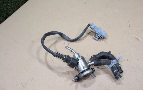 Renault Trafic III (X82) AdBlue injector A3C0064880000 HMLGT466R A016701120