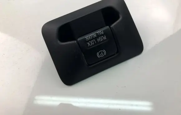 Volvo XC60 Parking (PDC) sensor switch 31334637
