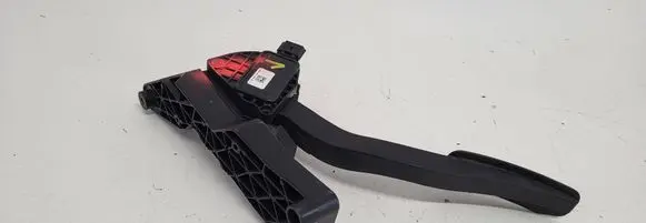 Jaguar XE Accelerator throttle pedal M1527195718 1957181000884