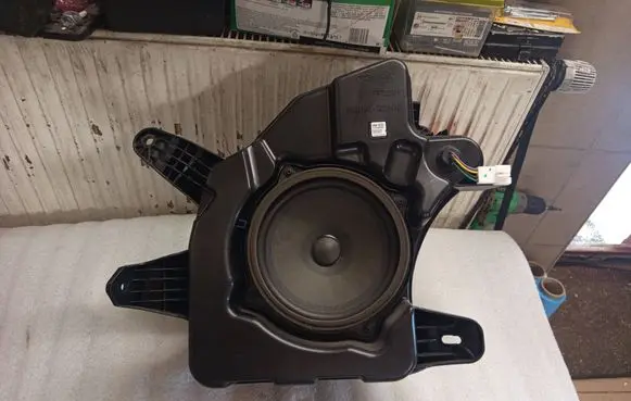Hyundai Ioniq Subwoofer speaker 96380G2100 8946020901A 30618D0102