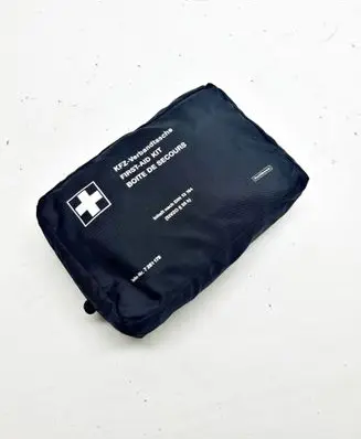 BMW 5 F10 F11 First aid kit 13164 51594412 31122016