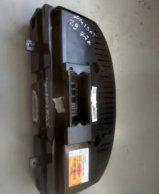Volkswagen PASSAT B6 Speedometer (instrument cluster) 3C0920870QX