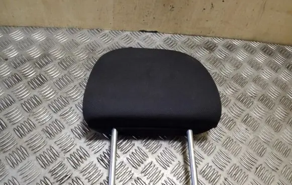Mitsubishi L200 Rear seat headrest 