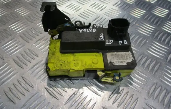 Volvo V70 Front door lock