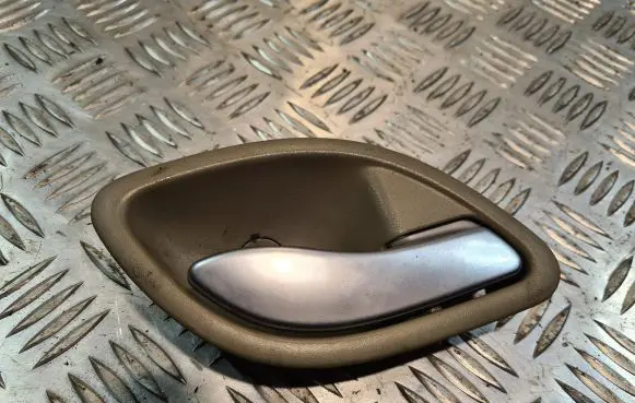 Renault Laguna II Front door interior handle 8200000724