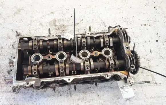 Toyota RAV 4 (XA20) Engine head 