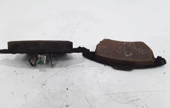 Volkswagen PASSAT B6 Brake pads (front) 
