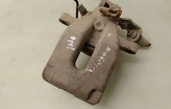 Opel Zafira A Rear brake caliper