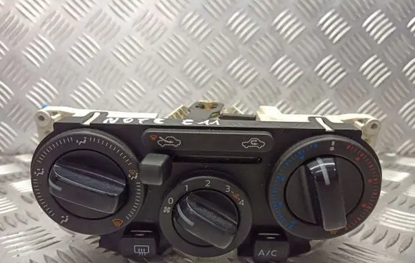 Nissan Note (E11) Interior fan control switch N103009C
