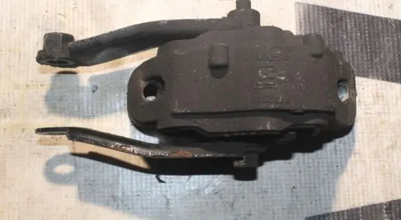 Volvo S60 Engine mount bracket 30748173