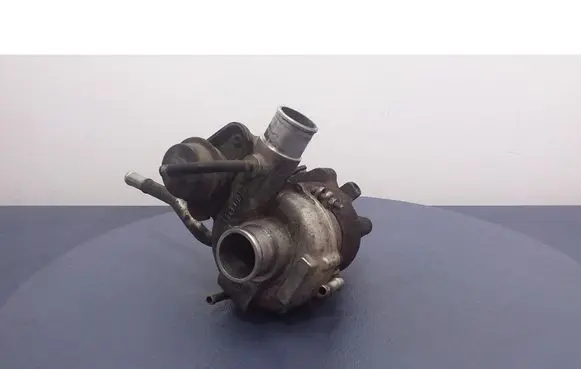 Toyota Avensis Verso Turbo system vacuum part 17201-27010