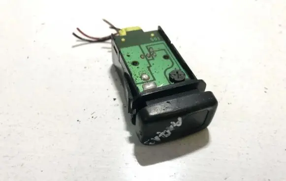 Fog light switch