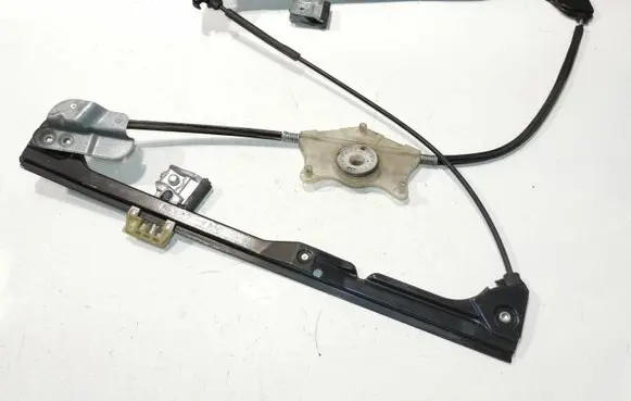 Volkswagen Caddy Front door manual window regulator 