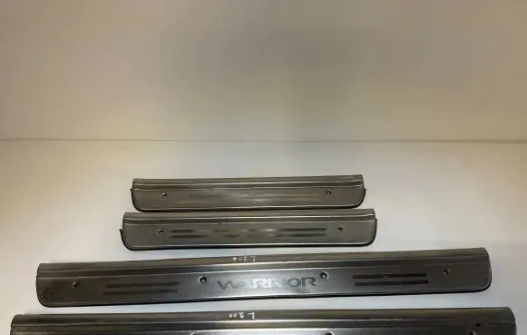 Mitsubishi L200 sill trim set (inner) MR117822 MR117821 MR117824