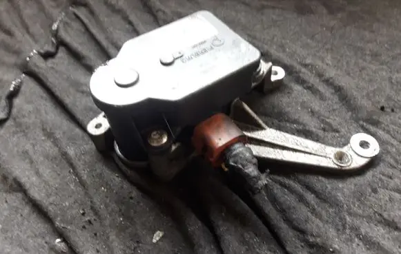 Opel Vectra C Intake manifold valve actuator/motor 55206457