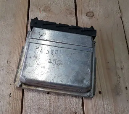 Volvo XC90 Engine control unit/module 0261204559