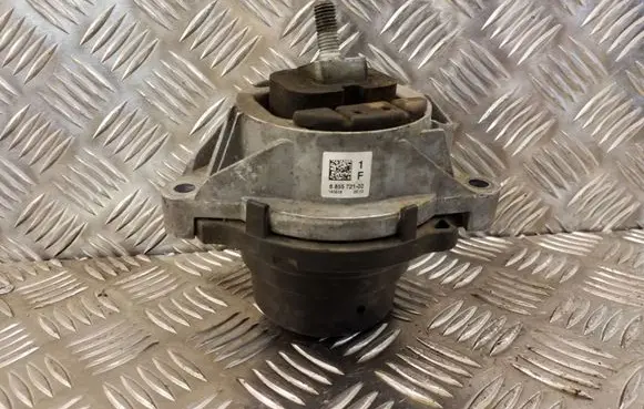 BMW X4 F26 Engine mount bracket 685572102