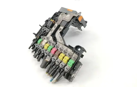 Peugeot 508 Fuse module 9665878080