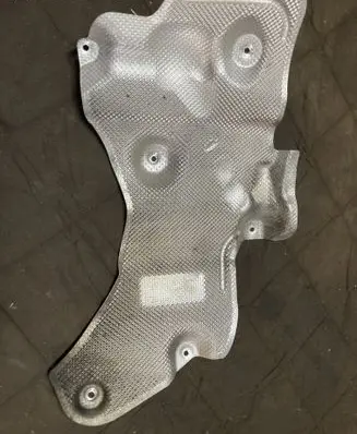 Mercedes-Benz R W251 Heat shield in engine bay A2516822071