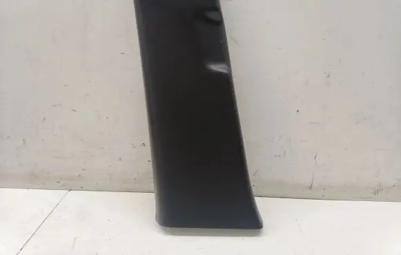 (B) pillar trim (bottom)