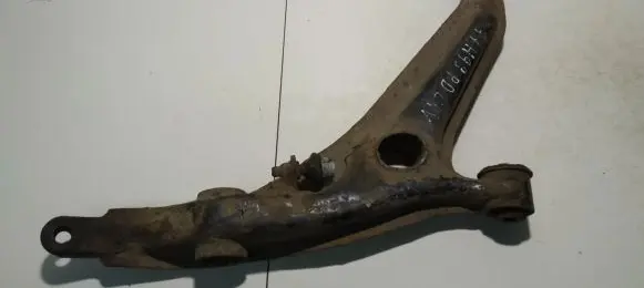 Honda CR-V Front lower control arm/wishbone