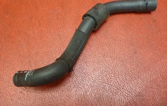 Volvo V40 Engine coolant pipe/hose 31319102