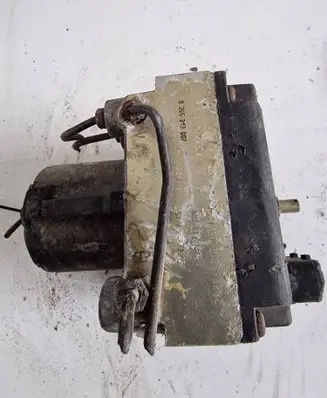 Mercedes-Benz C W202 ABS Pump 0265213007