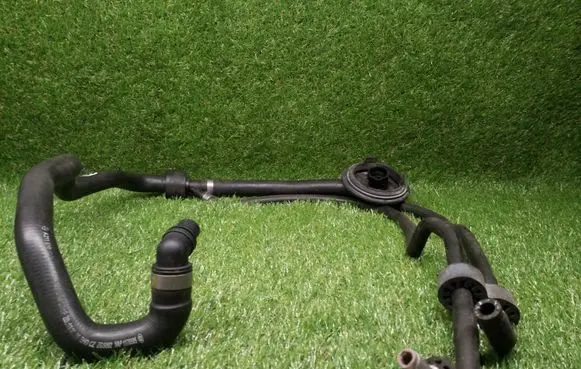 Mercedes-Benz E W211 Engine coolant pipe/hose A2118302396