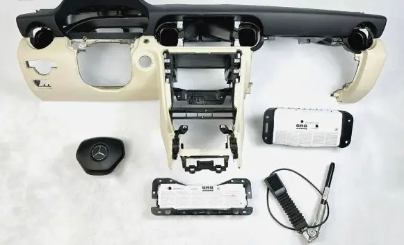 Mercedes-Benz SLK R172 Dashboard