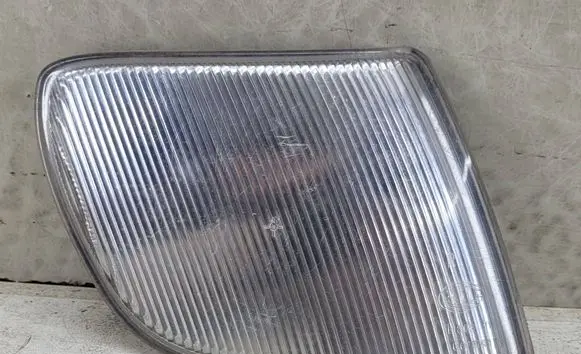 Volkswagen PASSAT B4 Front reflector 3A0941068