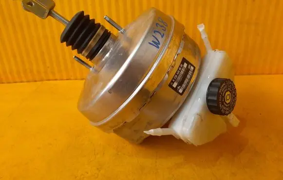 Mercedes-Benz E W238 Power steering pump A2384300000