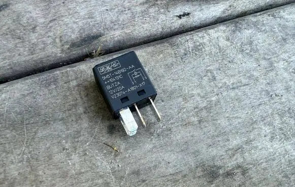 Jaguar XF Other relay 5M5T14B192AA V23074A1801X17