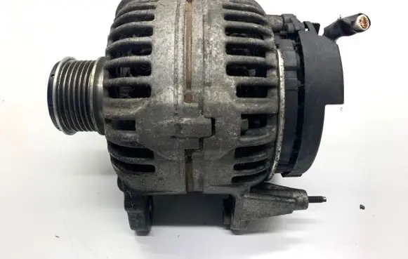 Mitsubishi Grandis Generator/alternator 06F903023F