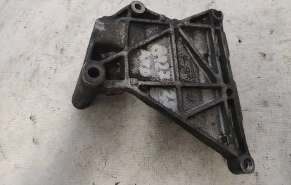 Volkswagen Transporter - Caravelle T5 Generator/alternator bracket 070903143C