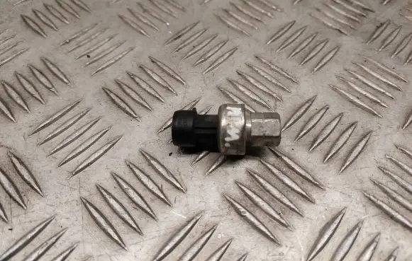 Chevrolet Camaro Air conditioning (A/C) pressure sensor 13587668