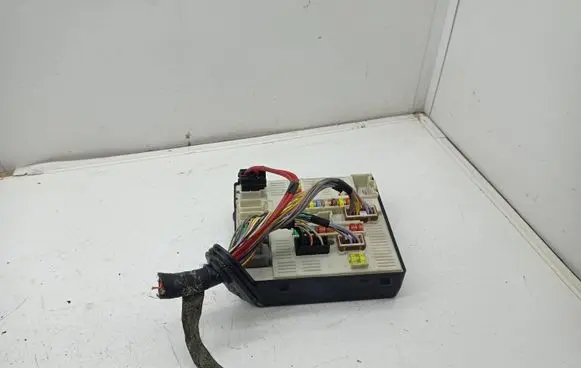 Renault Megane III Fuse module 284860008R 8226120359 519339311