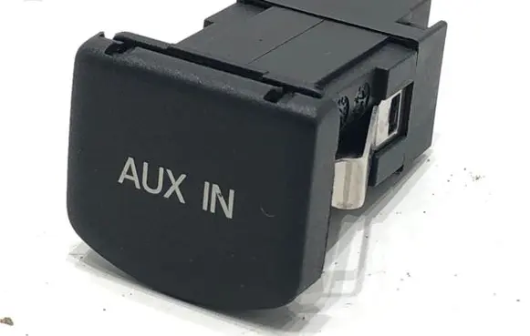 Volkswagen Polo V 6R USB socket connector 6R0035724